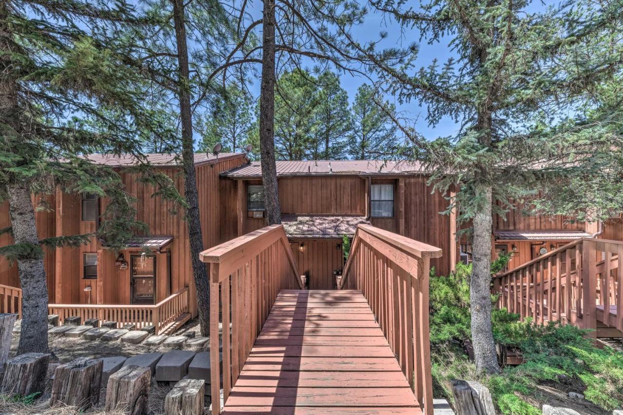 Forested Ruidoso Condo With Deck And Fireplace! Kültér fotó