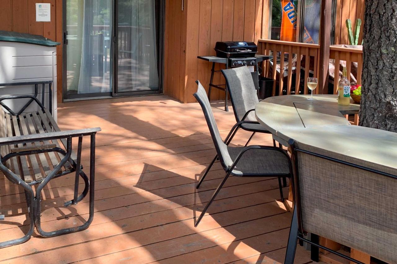 Forested Ruidoso Condo With Deck And Fireplace! Kültér fotó